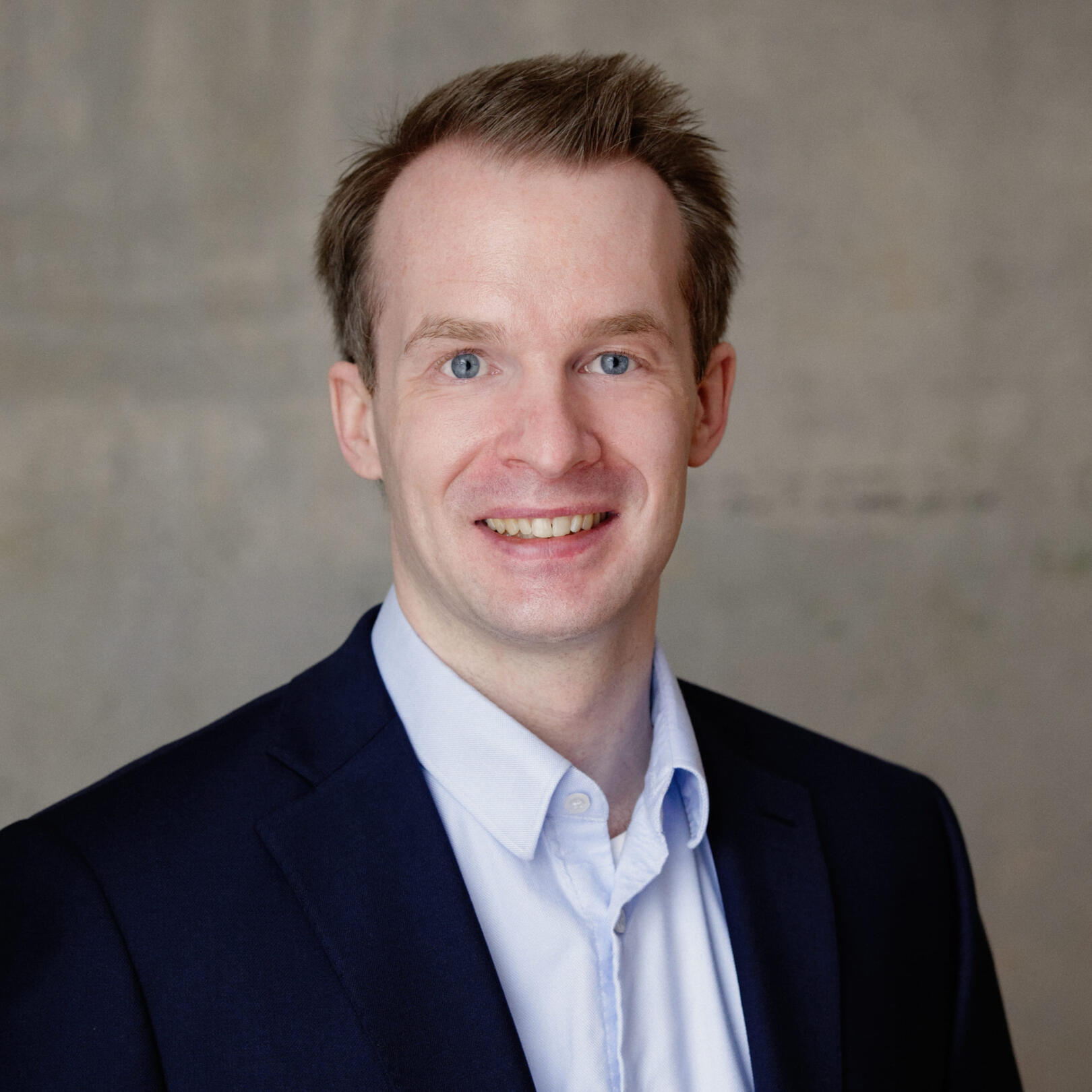Dr. Daniel Lohmann